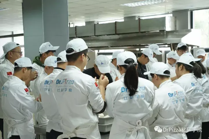 西餐摆盘小装饰制作_西餐盘饰教程_西餐餐盘装饰做法大全